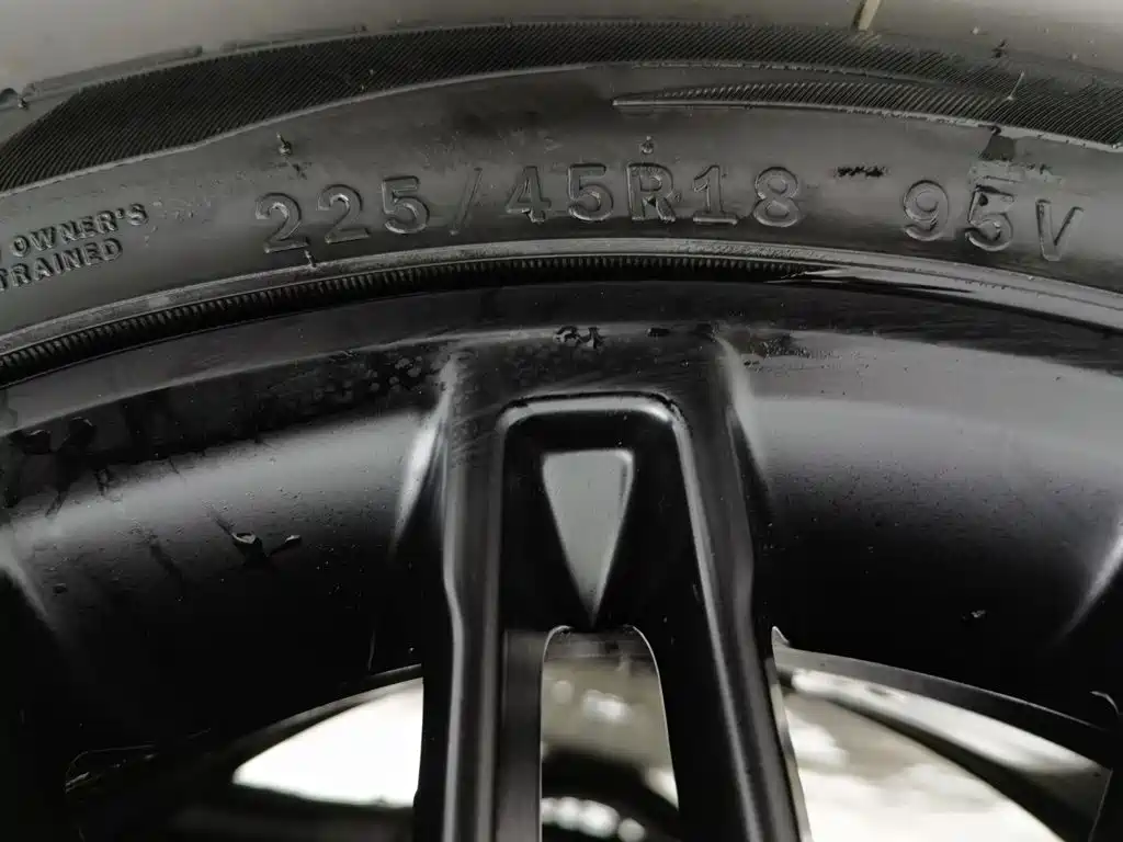 Photo 24 - Geely Preface