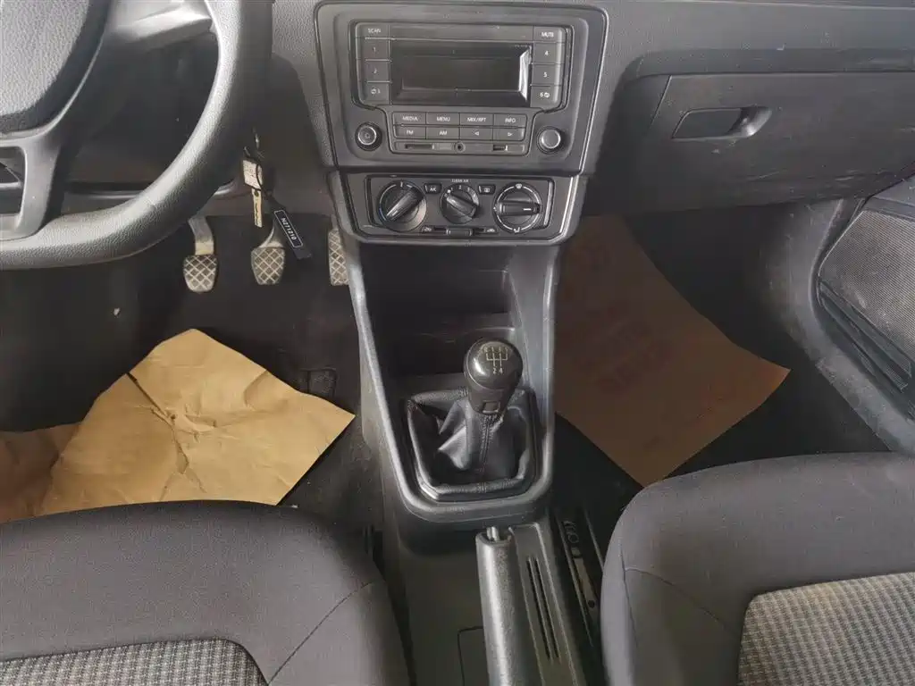 Volkswagen Santana 2016 1.6L Manual Trend Edition фото 10