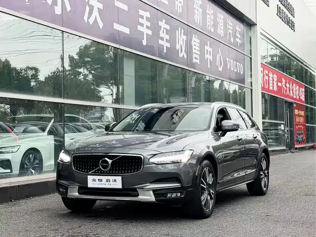  Volvo Volvo V90 2020 Facelift Cross Country T5 AWD Momentum