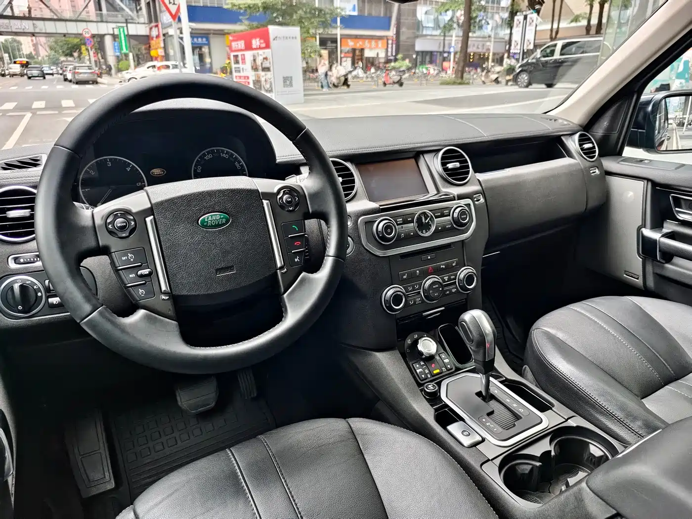 Land Rover Discovery 2012 3.0 SDV6 HSE Diesel фото 24