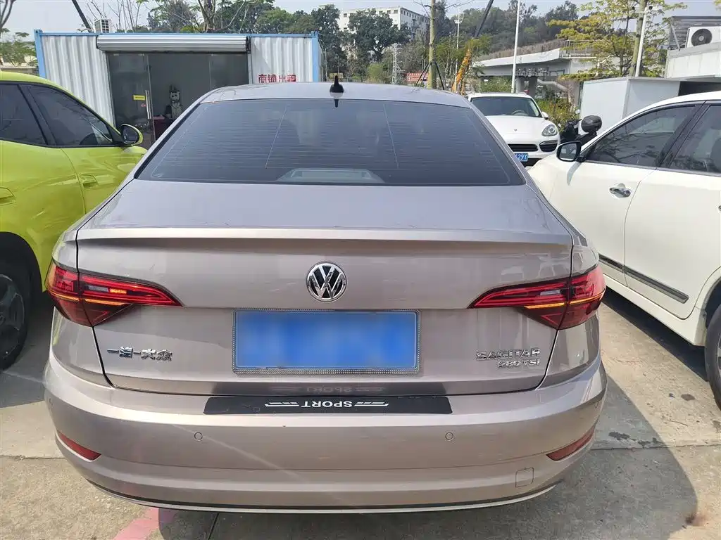 VOLKSWAGEN SAGITAR