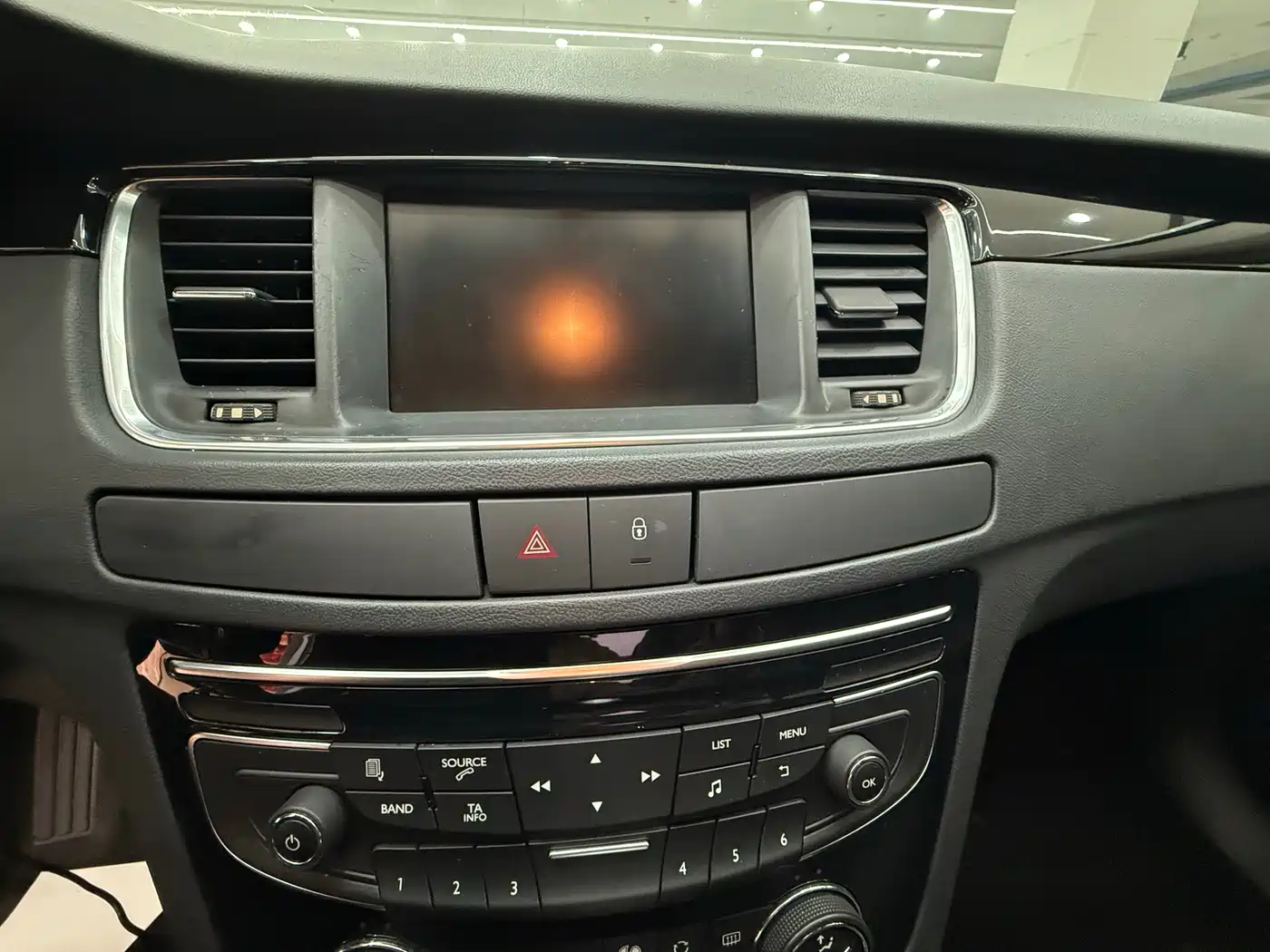 Peugeot 508 2015 1.6THP Auto Excellence Edition фото 12