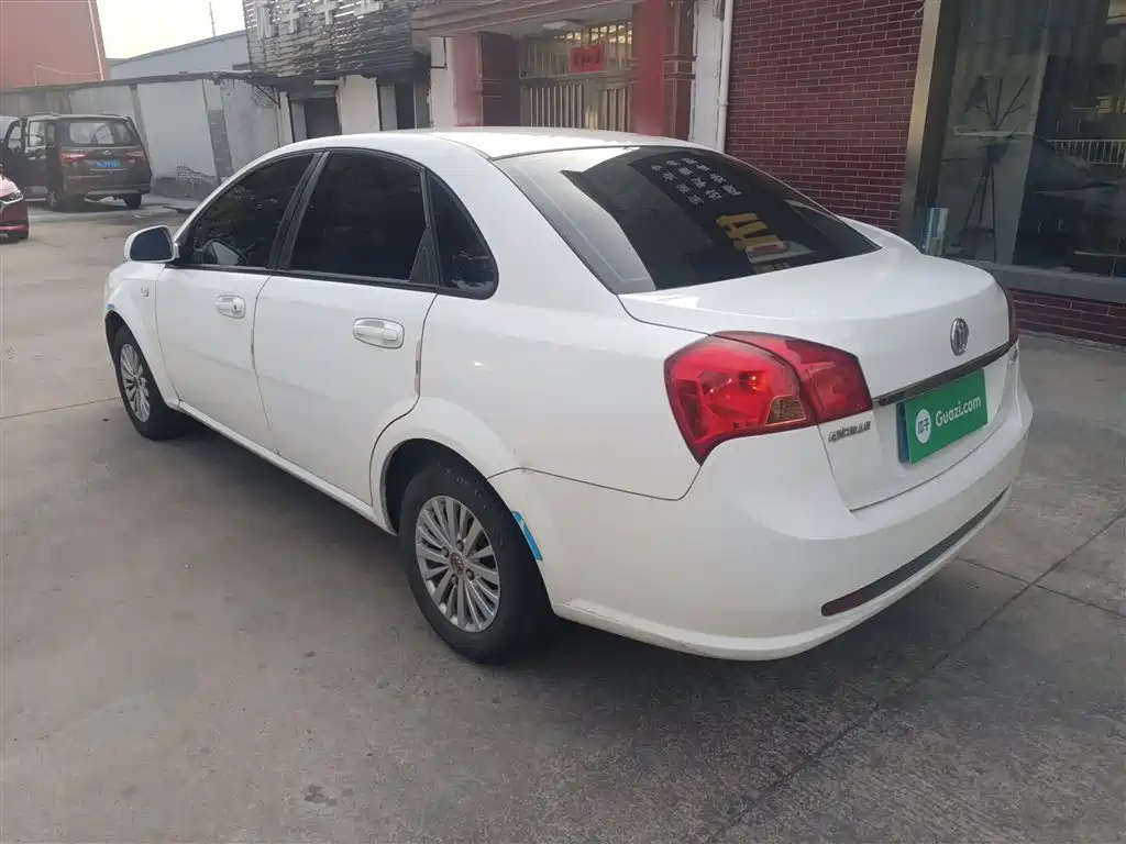 Buick Excelle 2015 1.5L Automatic Classic фото 5