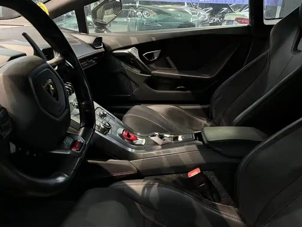 Lamborghini Huracán 2016 Huracán RWD Coupe фото 4