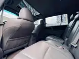 Photo 8 - Toyota Highlander