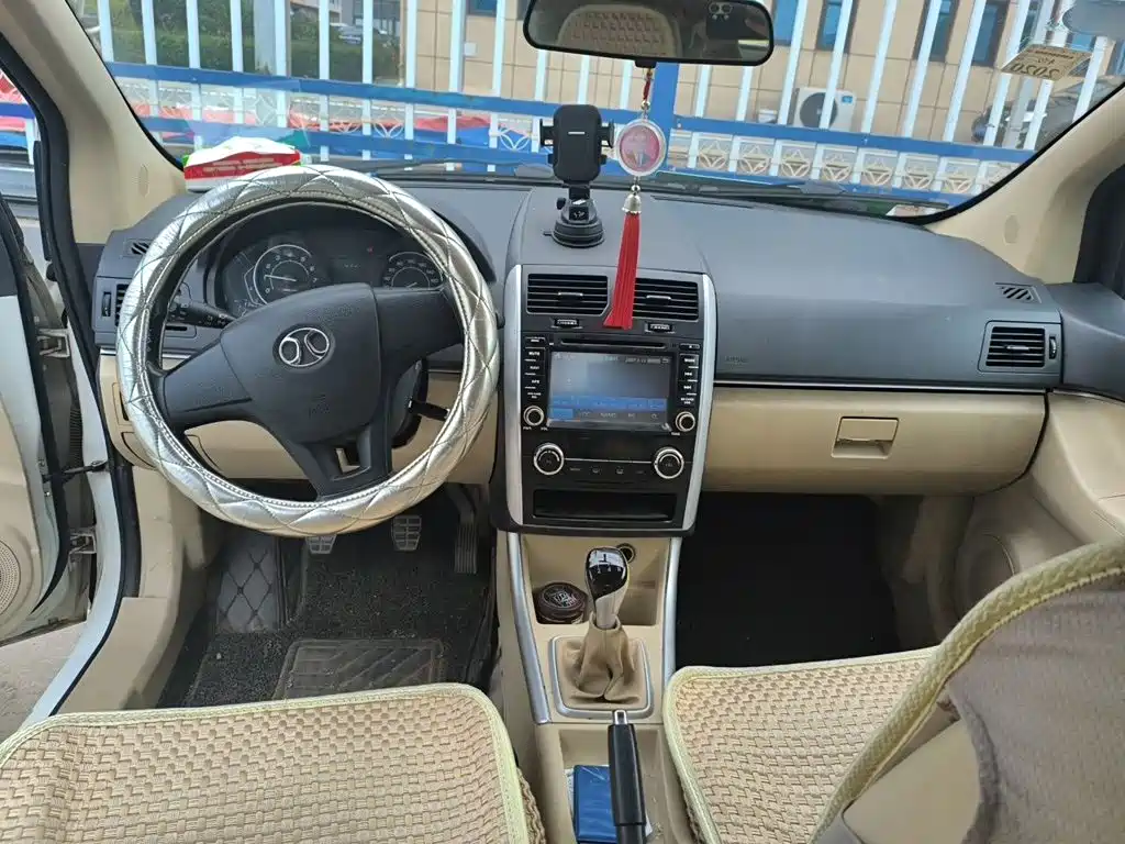 BAIC Senova D20 2016 2015 Hatchback 1.3L Manual Le Huo