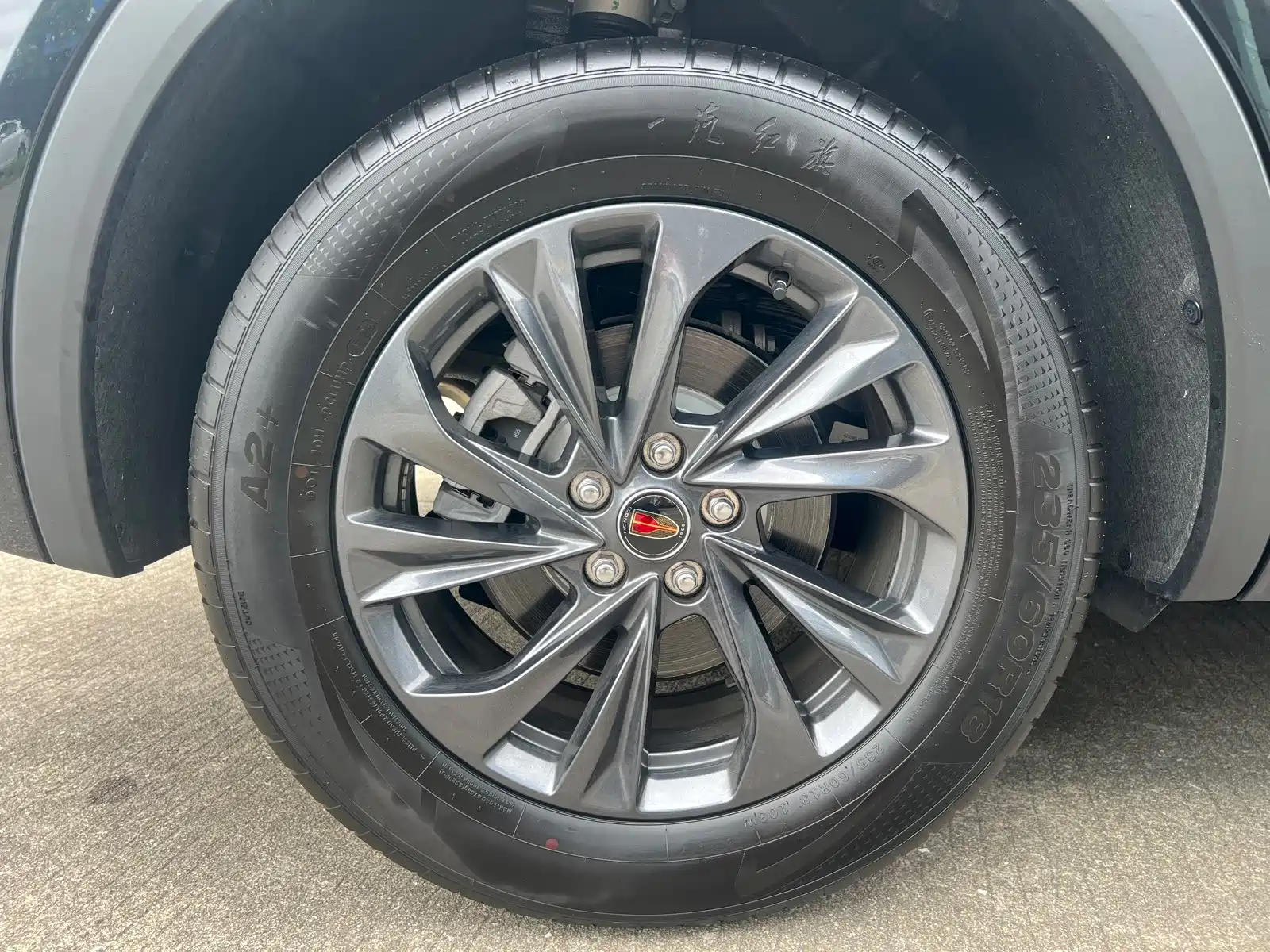 Фото 19 - Hongqi HS5