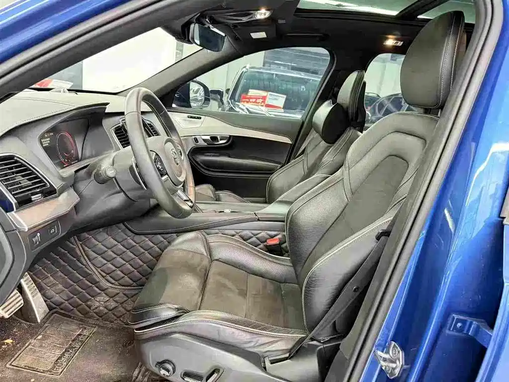 Фото 3 - Volvo XC90