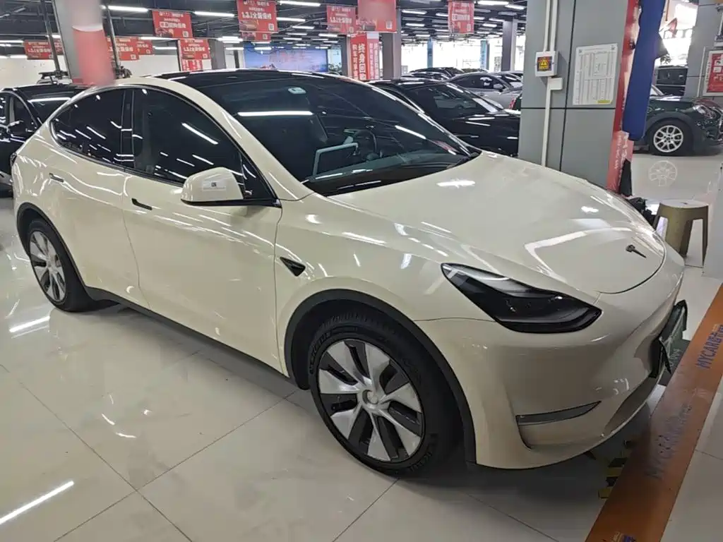 Фото 22 - Tesla Model Y