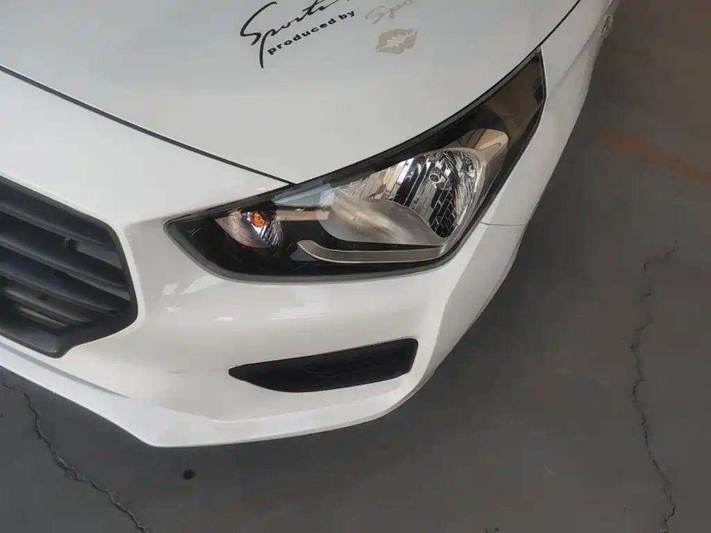 Hyundai Verna 2019 2017 1.4L Manual Renewal Edition China VI