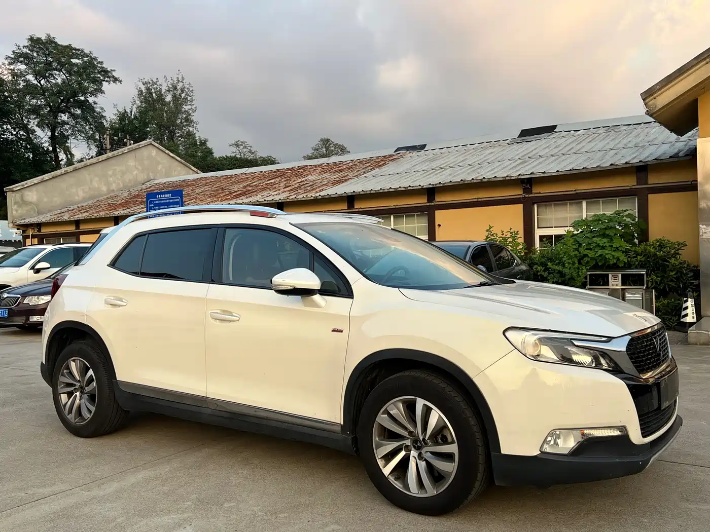 DS 6 2016 2014 1.6T Luxury Edition THP200