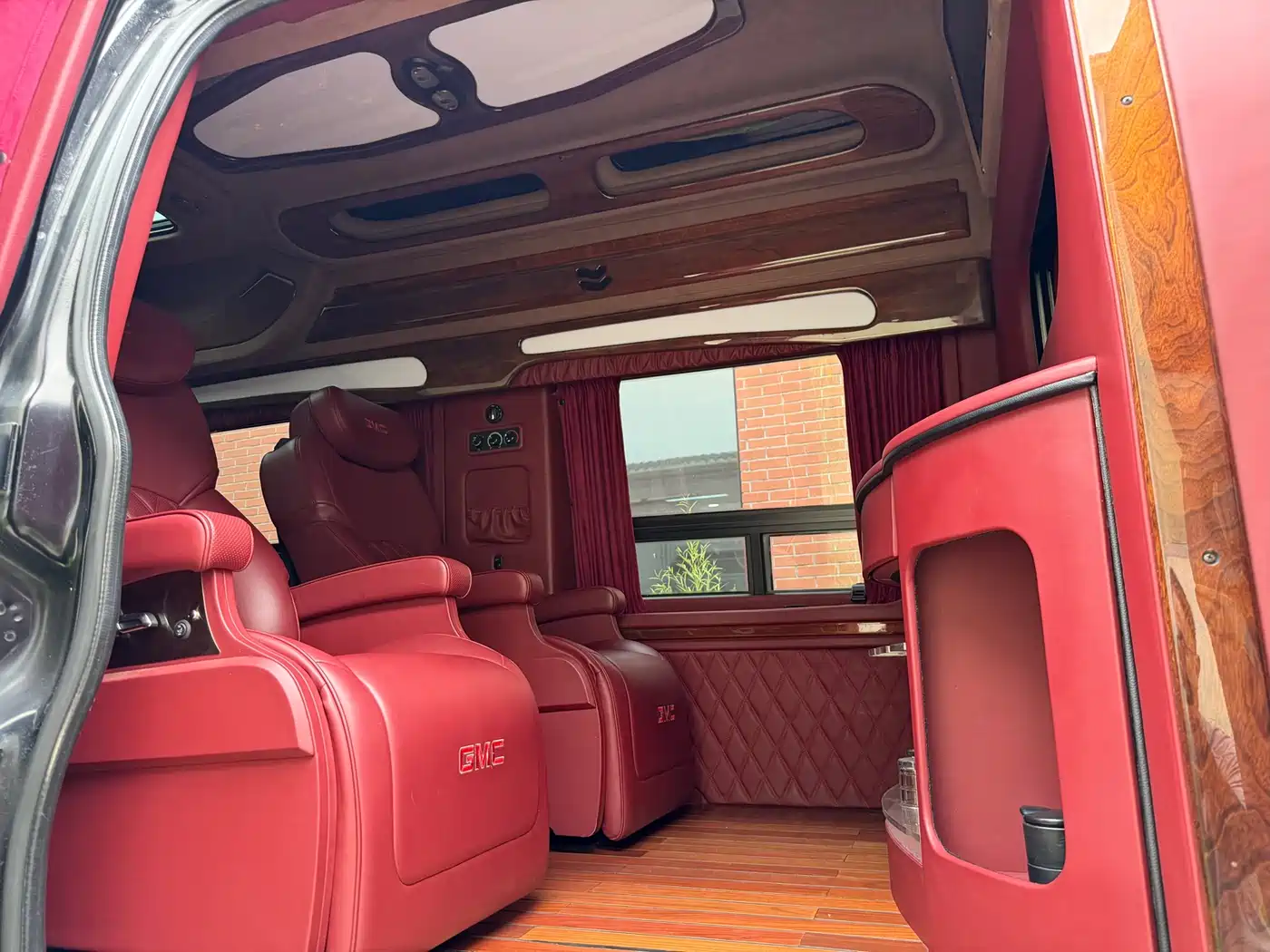 GMC Savana 2010 2011 Model 6.0L Business Star 7-seater