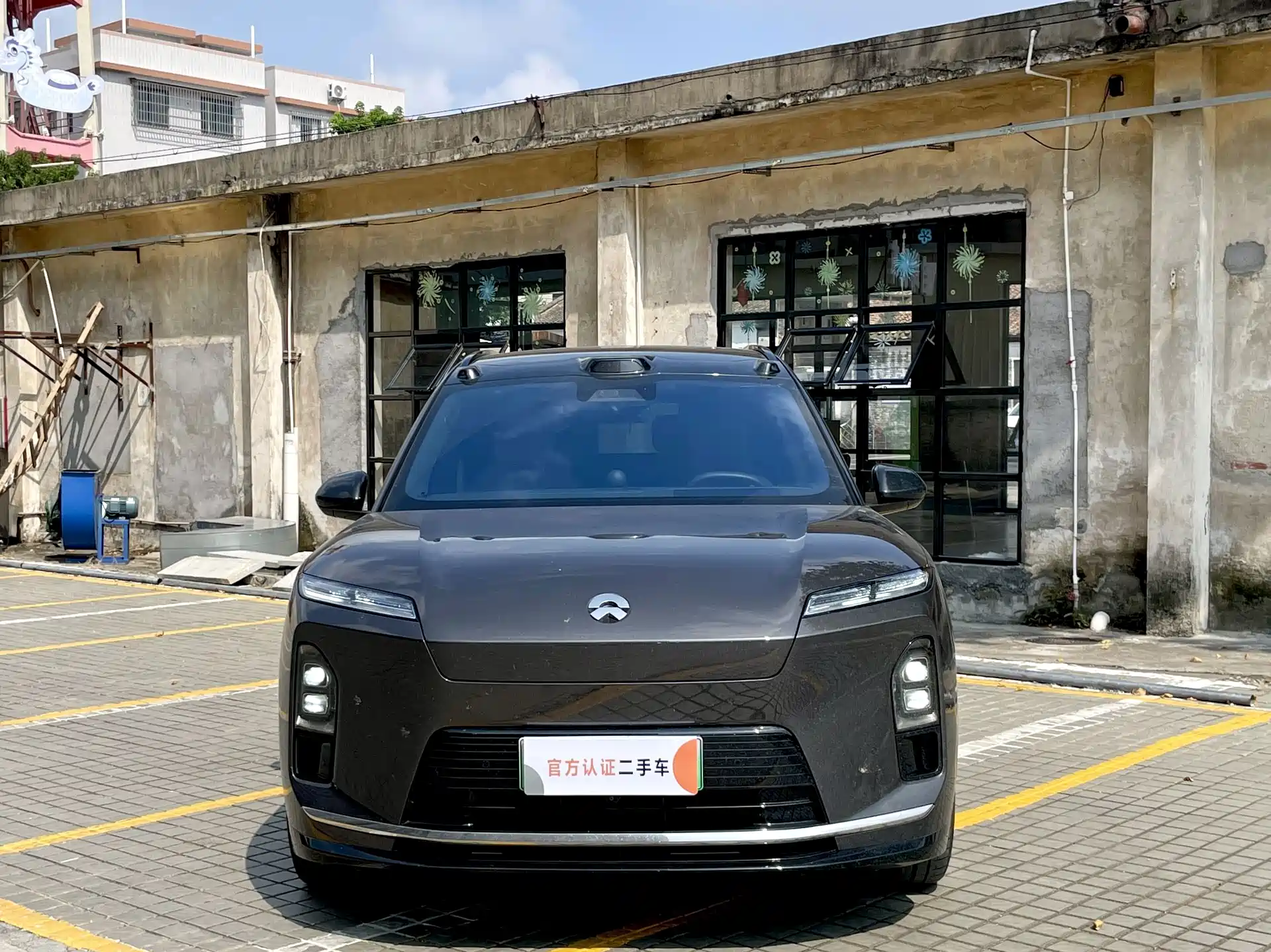 Фото 2 - NIO ES8