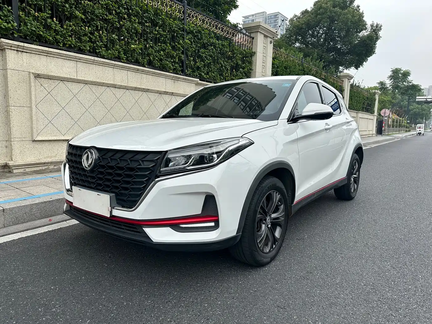 Dongfeng Fengguang Fengon 500 2021 2021 1.5L CVT Premium