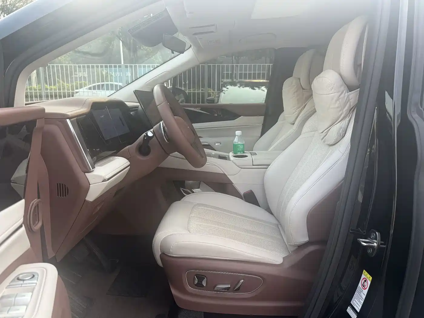 BYD Xia 2025 2025 DM-i 1.5T 100km Surpass Edition