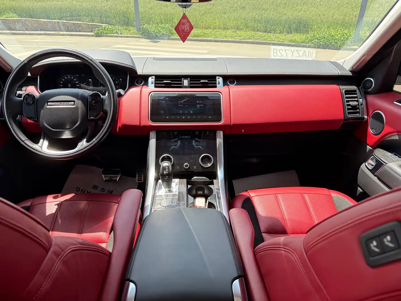 Land Rover Range Rover Sport 2022 3.0 L6 Gloss Black Edition фото 21