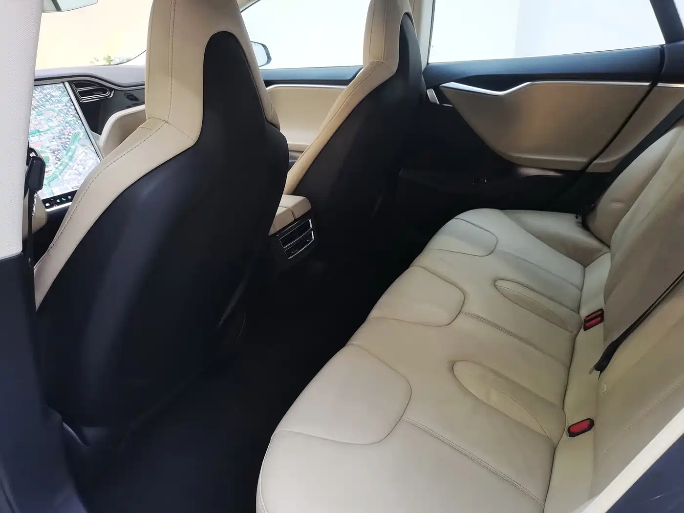 Photo 9 - Tesla Model S
