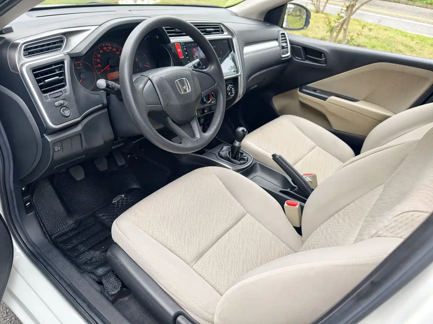Honda Greiz 2018 2016 1.5L Manual Classic Edition