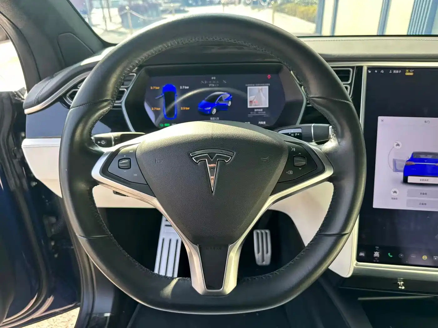 TESLA MODEL X