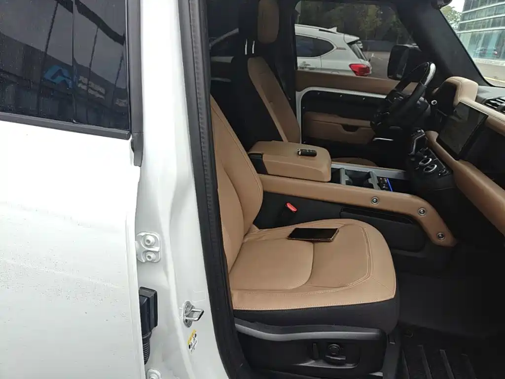 Land Rover Defender 2025 2025 110 3.0T P400 Dark Special Edition