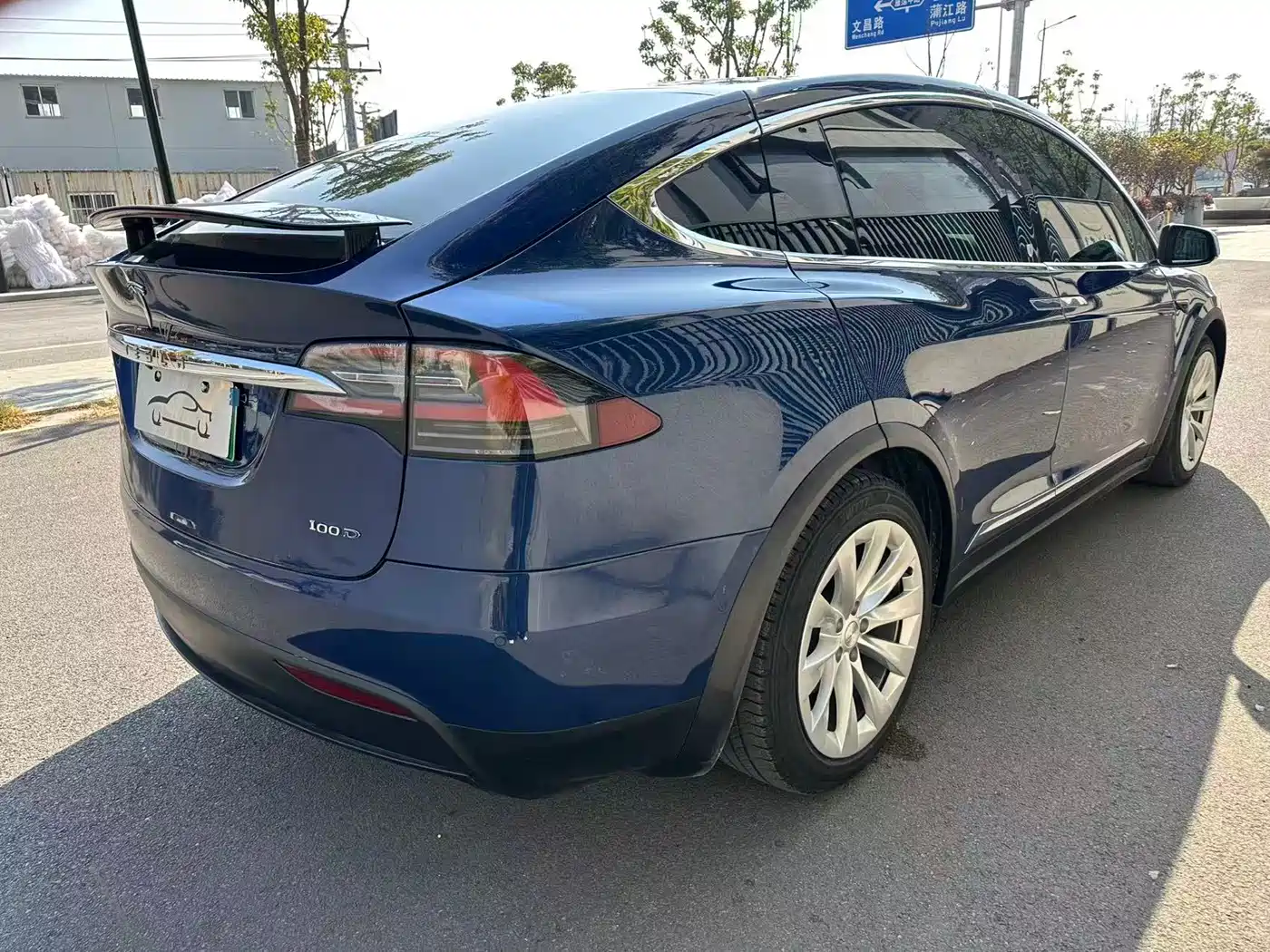 TESLA MODEL X