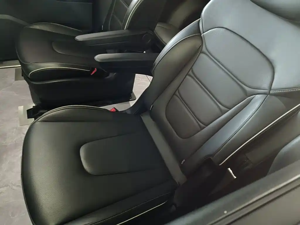 Photo 17 - Hyundai Custo