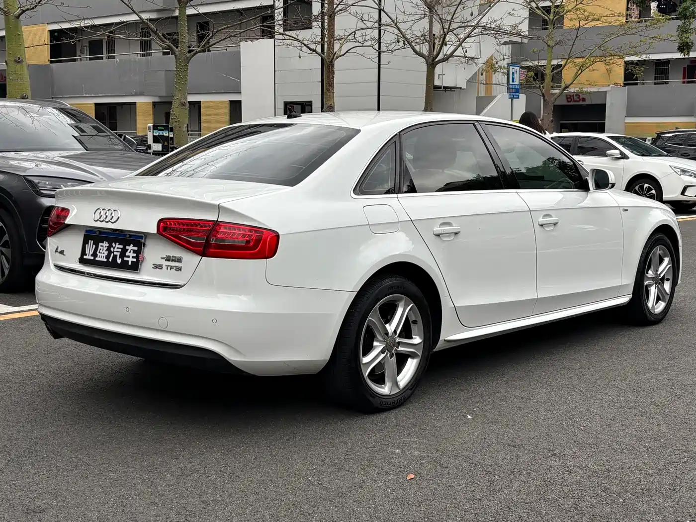Audi A4L 2015 35 TFSI Auto Standard фото 5