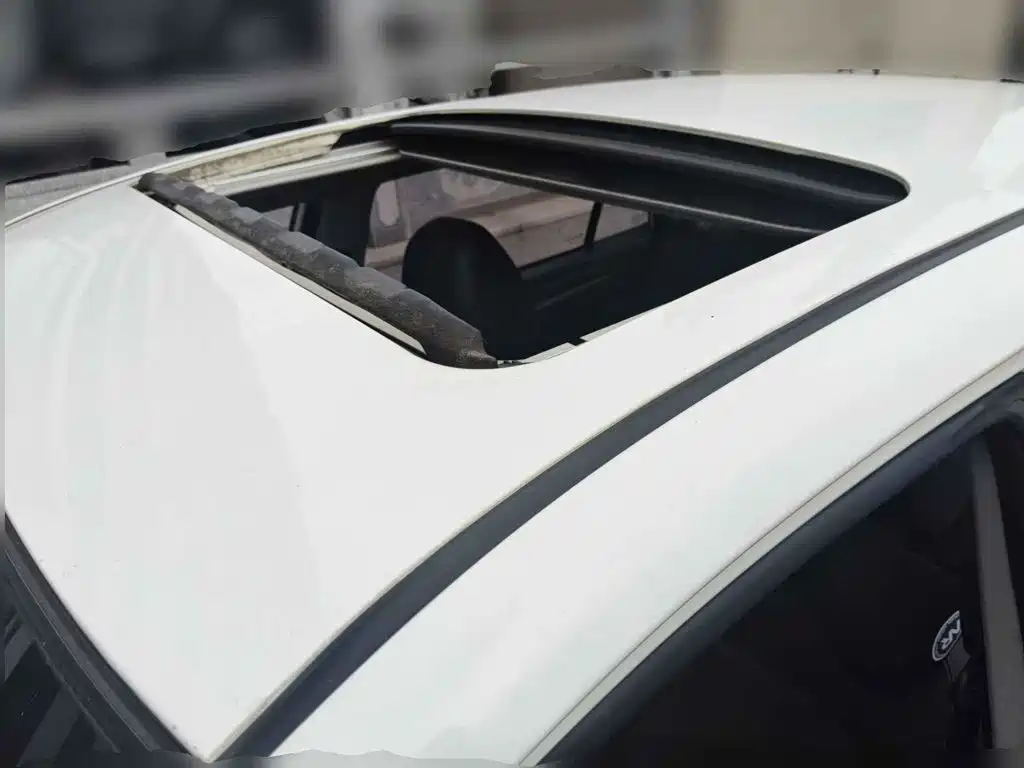 Photo 6 - Geely Vision