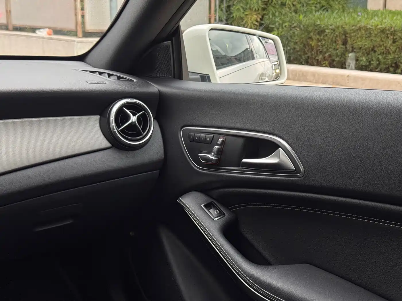 Mercedes-Benz CLA (Import) 2017 2017 Facelift CLA 200 Style