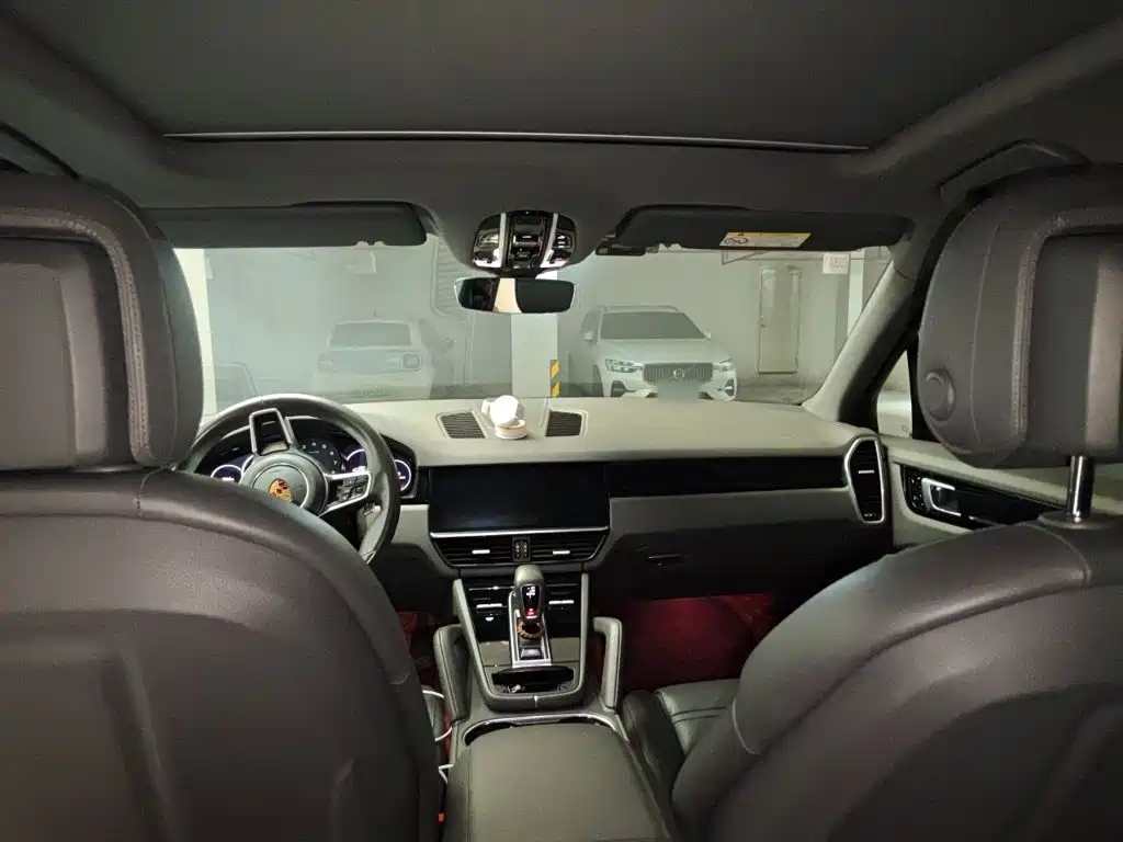 Фото 9 - Porsche Cayenne