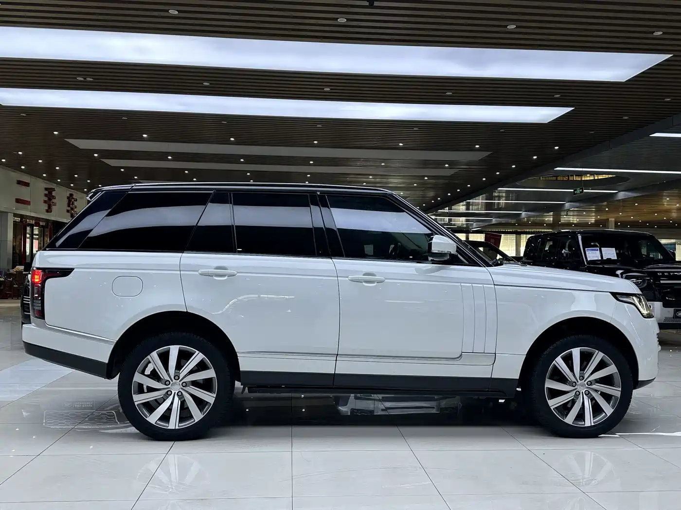 Land Rover Range Rover 2014 3.0 SC V6 Vogue фото 4