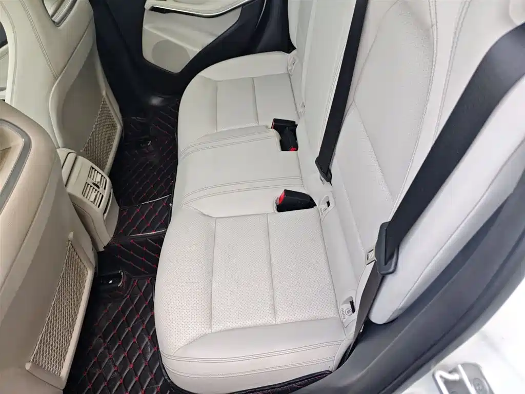 Mercedes-Benz GLA 2016 GLA 200 Dynamic фото 17