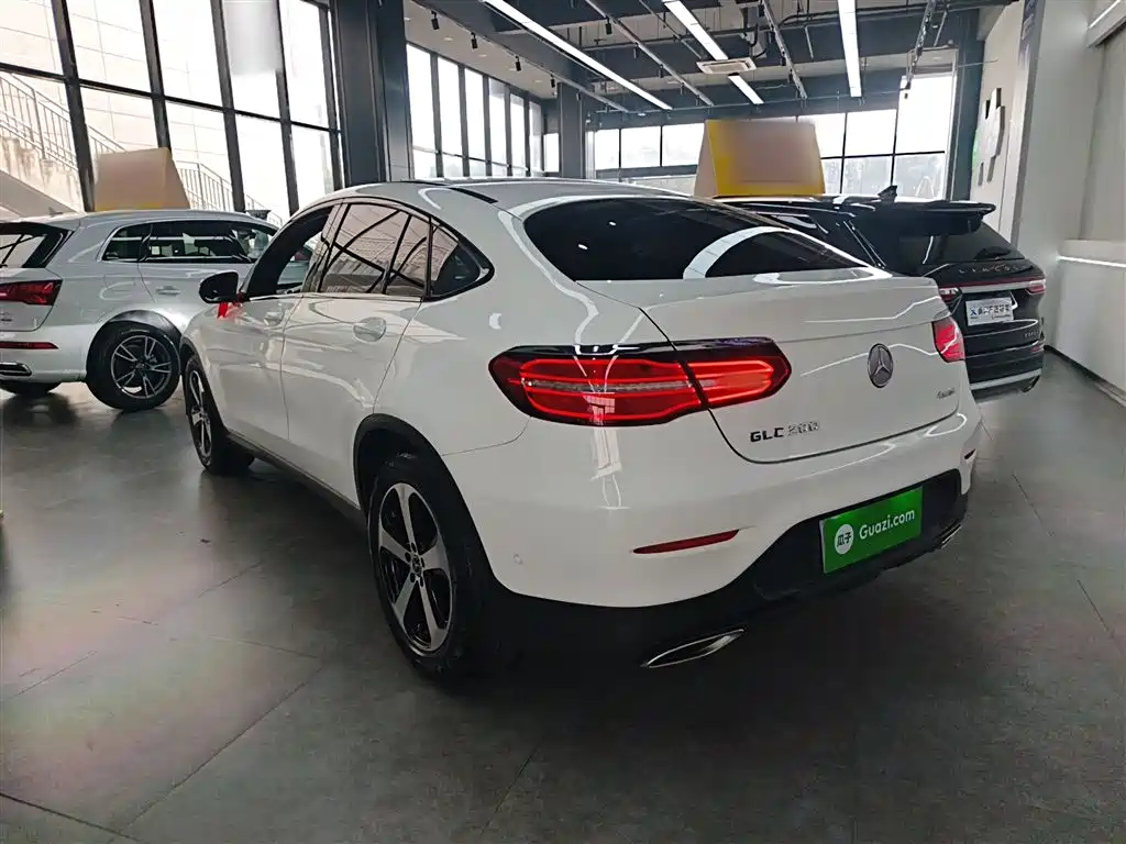 Mercedes-Benz GLC Coupe 2018 GLC 200 4MATIC Coupe SUV фото 23