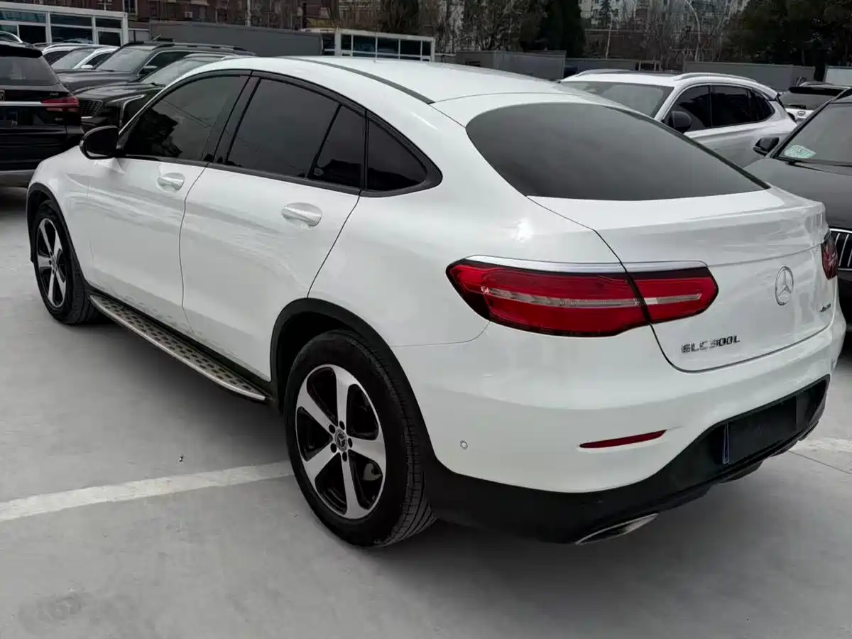 Mercedes-Benz GLC Coupe 2019 GLC 200 4MATIC Coupe SUV фото 6