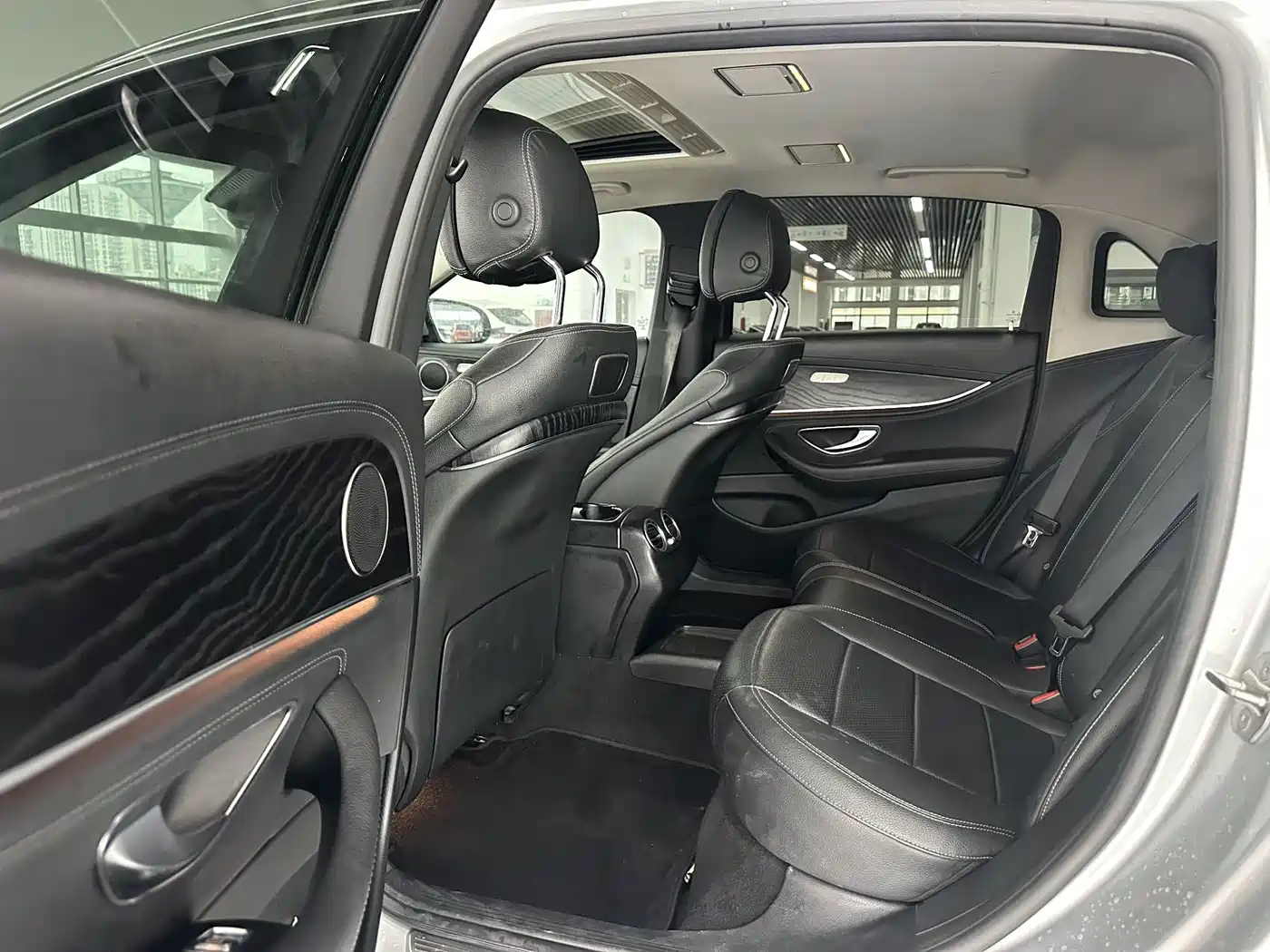 Mercedes-Benz E-Class 2016 E 300 L Sport Fashion Type фото 10