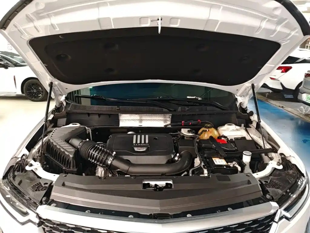 Фото 20 - Cadillac XT6