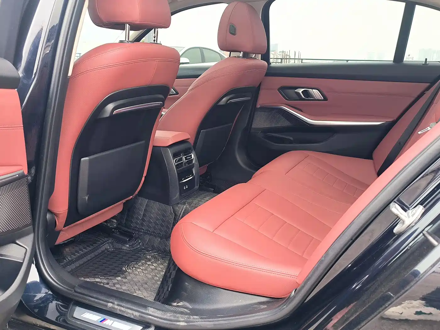 BMW 3 Series 2021 325Li M Sport Night Edition фото 9