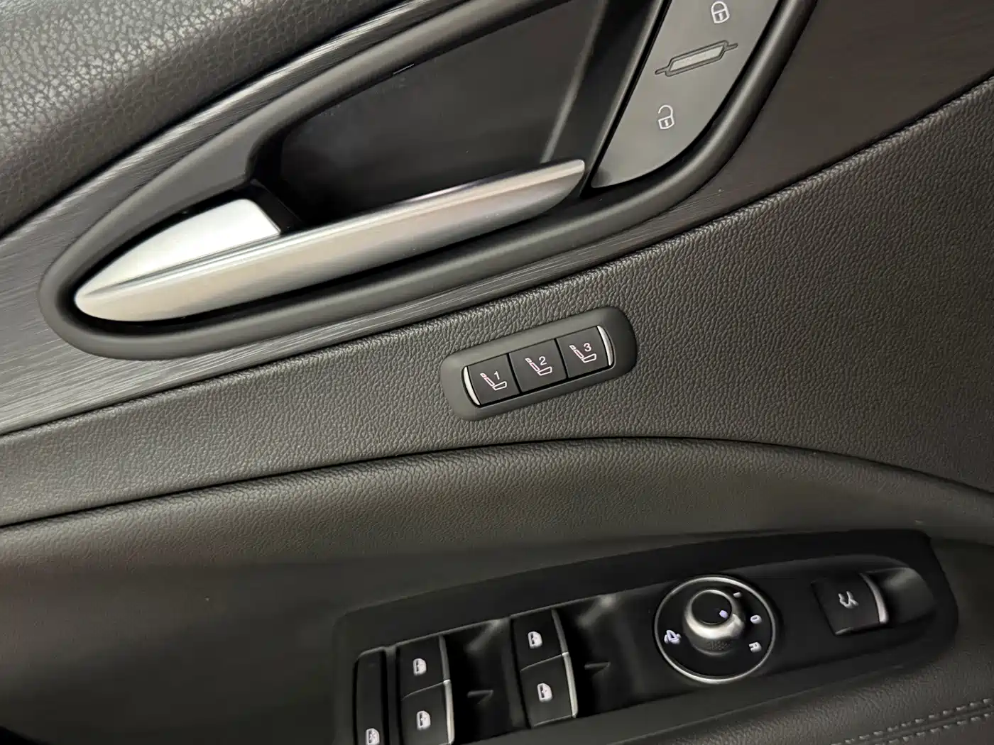 Alfa Romeo Stelvio 2019 2017 2.0T 200HP Luxury Edition