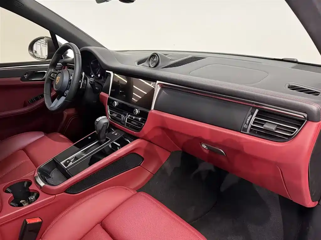 Porsche Macan 2022 Macan T 2.0T фото 12