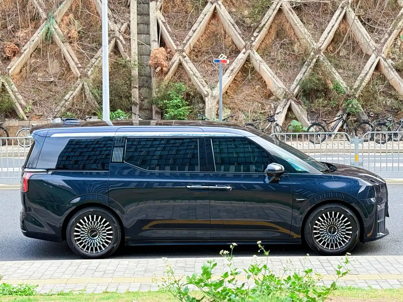 ZEEKR EXTREME KRYPTON 009