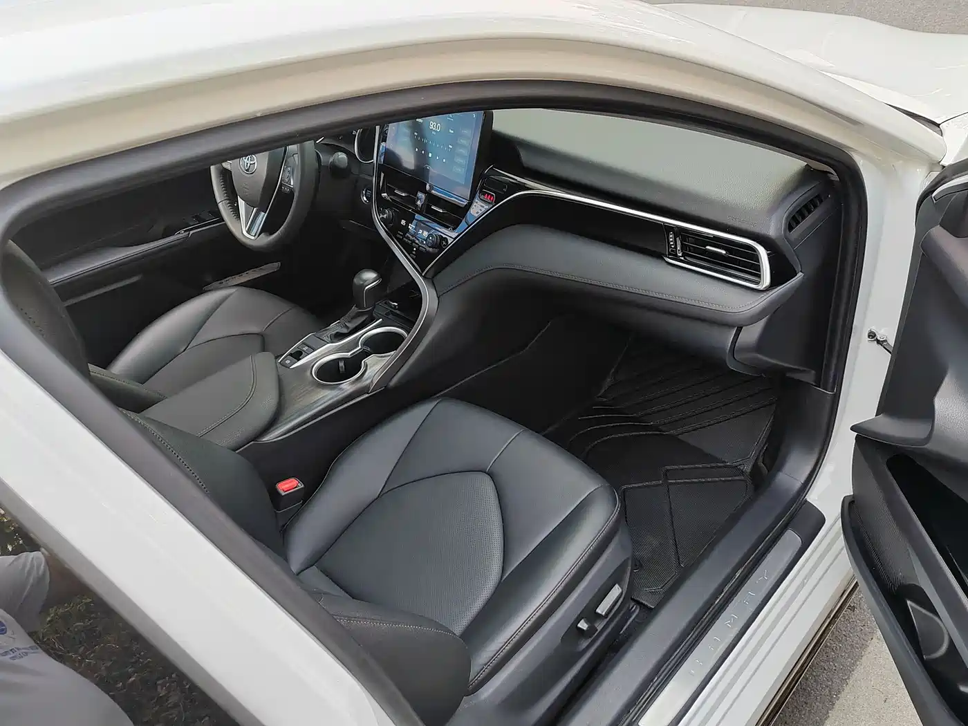 Toyota Camry 2023 2.0G Luxury Edition фото 9