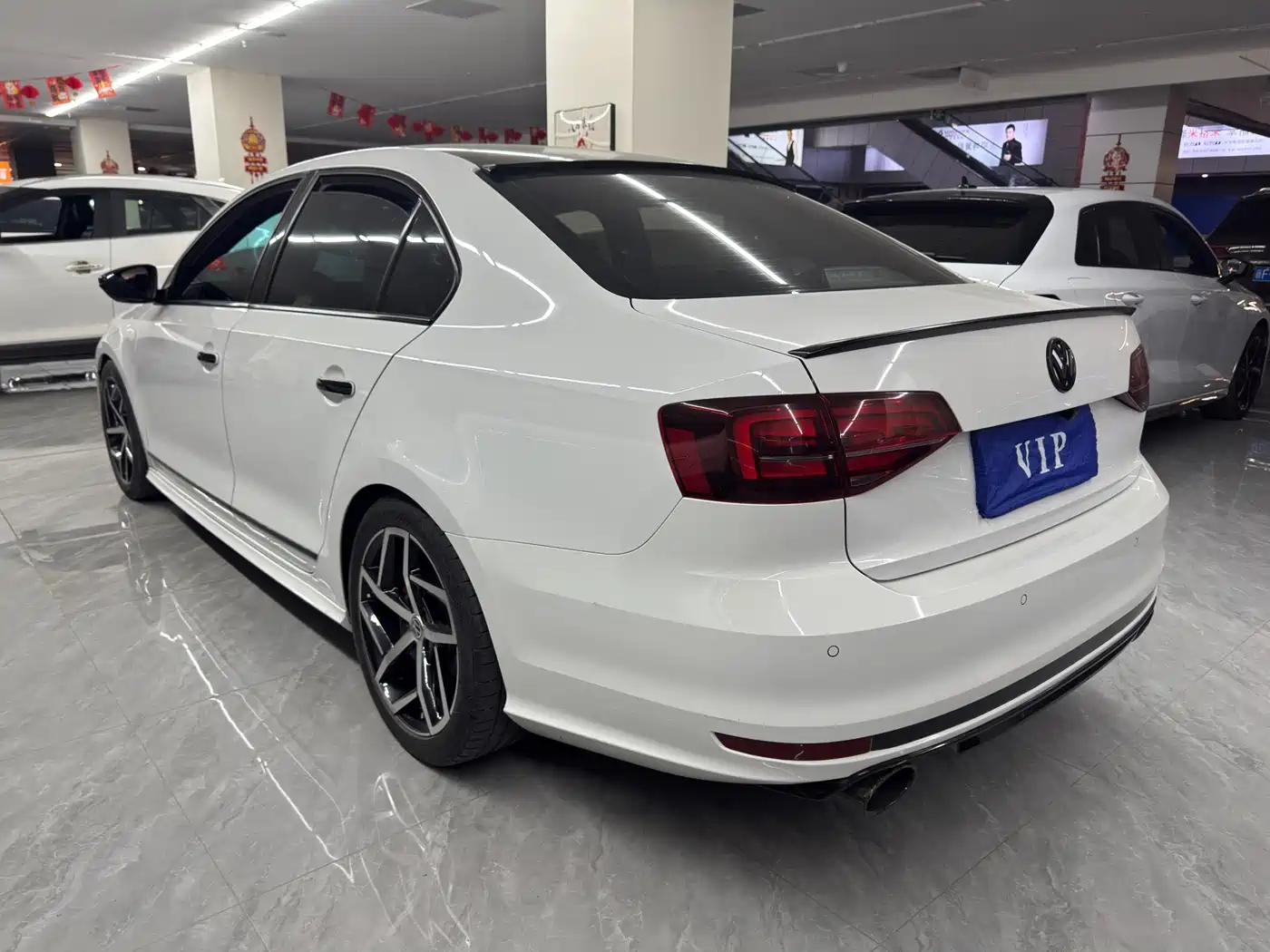 Фото 5 - Volkswagen Sagitar