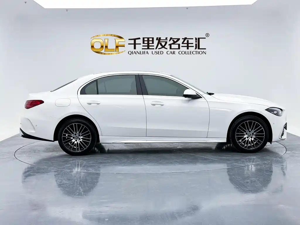 Photo 4 - Mercedes-Benz C-Class