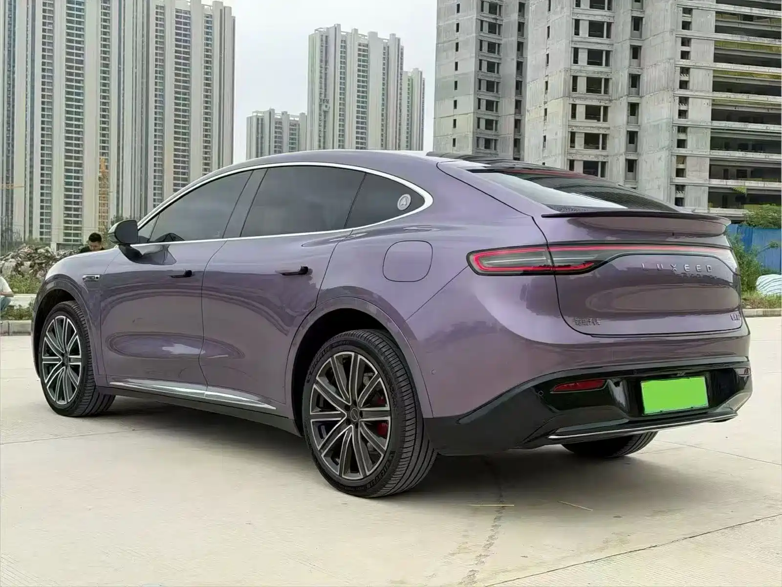 Фото 7 - Zhijie Luxeed R7