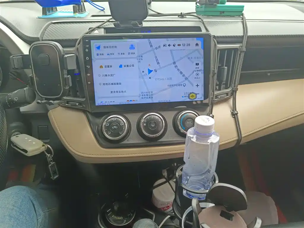 Toyota RAV4 Rongfang 2016 2.0L CVT 2WD Urban (China V) фото 13