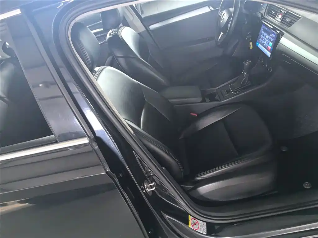 Škoda Superb 2016 TSI330 DSG Pioneer Edition фото 25