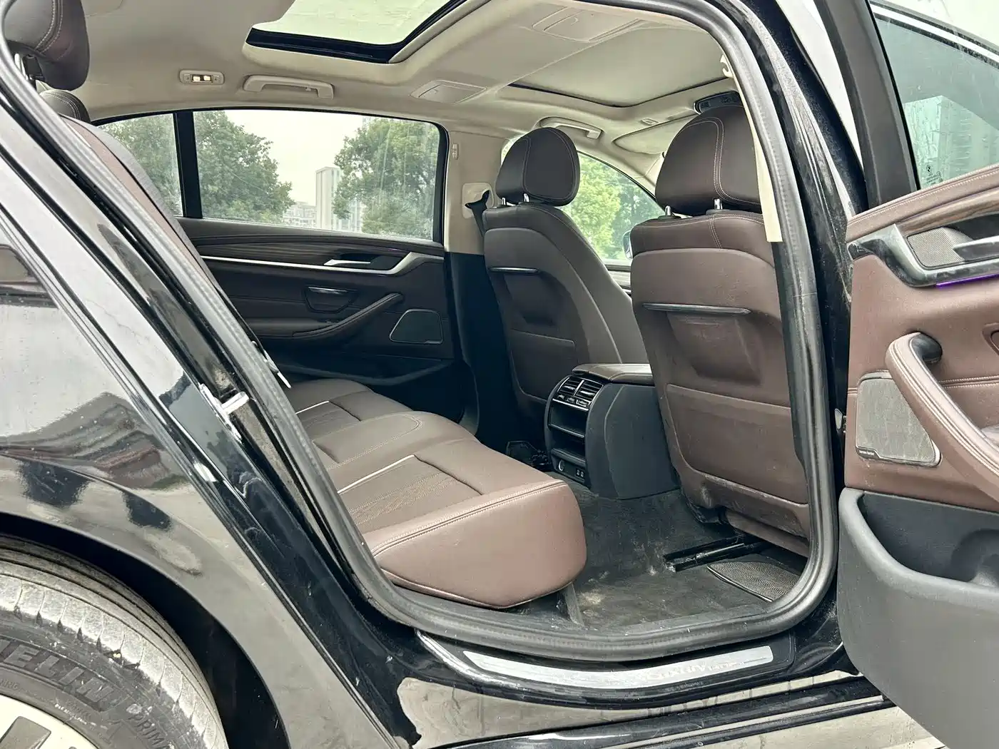 BMW 5 Series 2023 530Li Leading Luxury Package фото 17