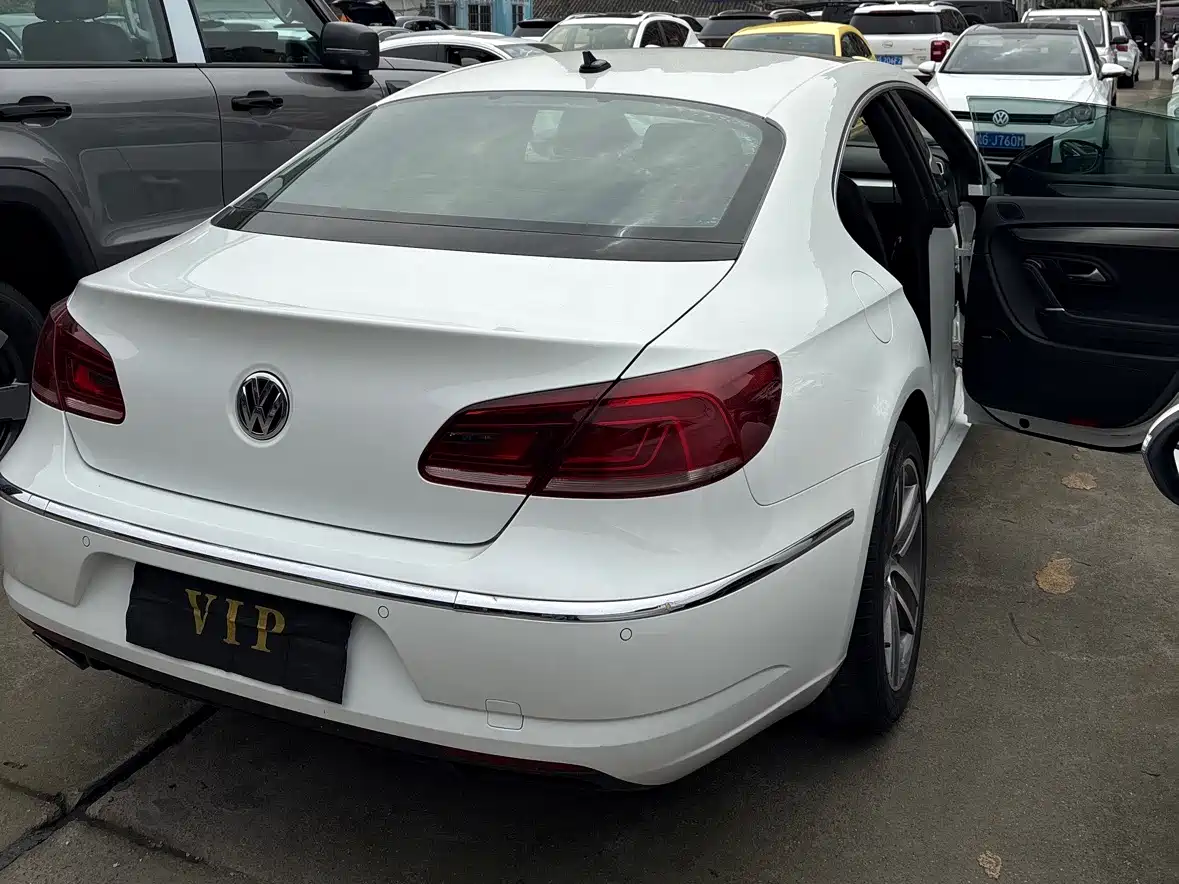Volkswagen FAW-Volkswagen CC 2016 Model 1.8TSI Premium фото 12