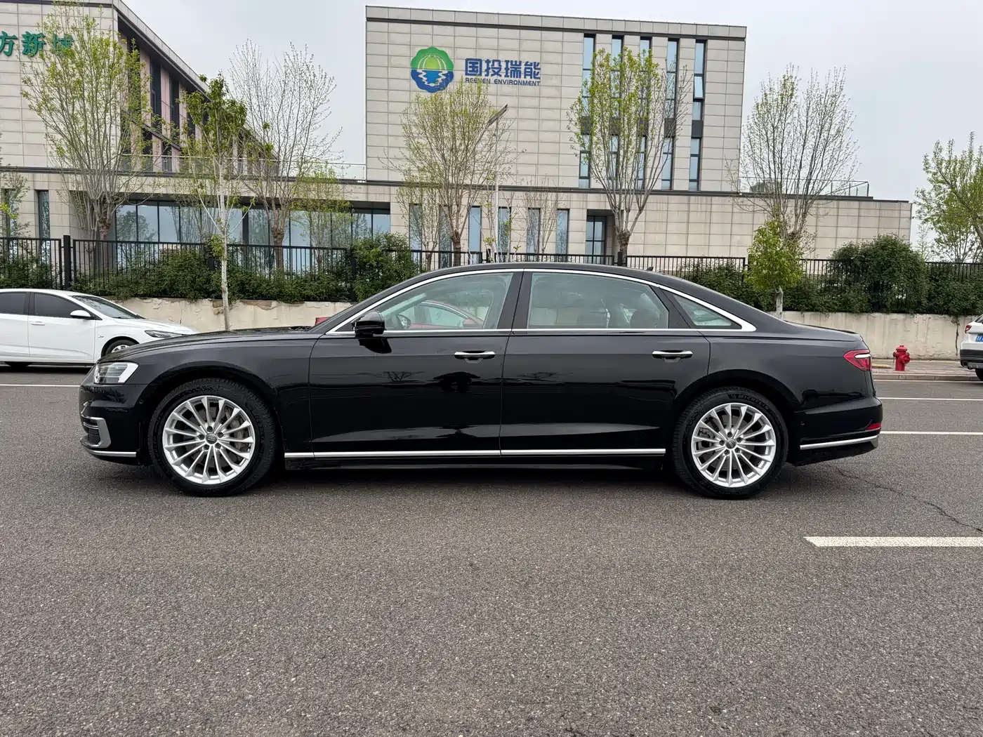 Audi A8 2018 A8L 55 TFSI quattro Launch Premium фото 4