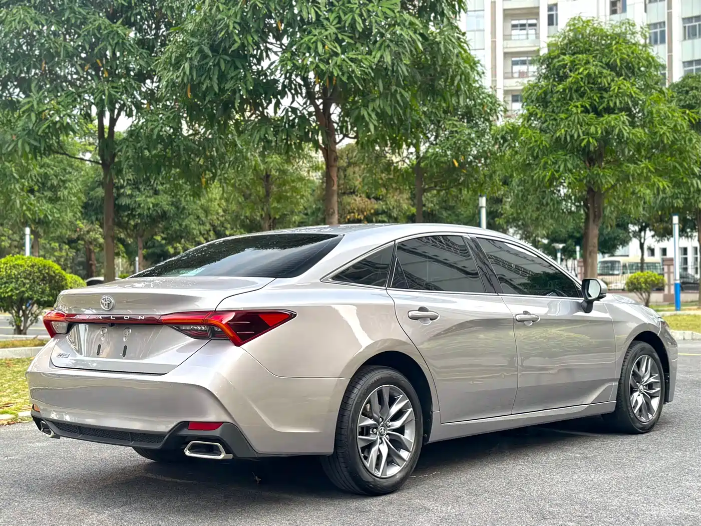 Toyota Avalon 2022 2.0L Progressive Edition фото 7